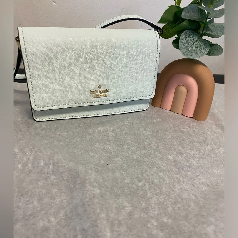 Kate Spade mini crossbody bag EUC🩵 - Picture 2 of 15